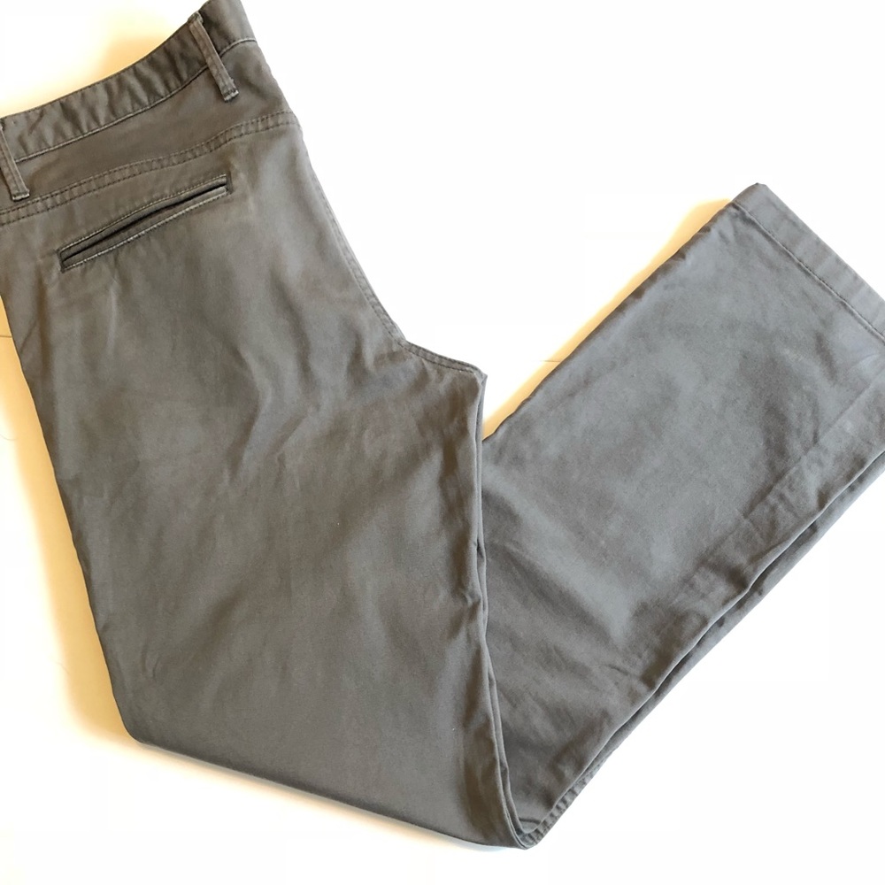 Zara Men’s Grey Khakis.